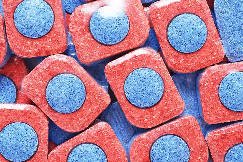 Rot-Blaue Spülmitteltabs